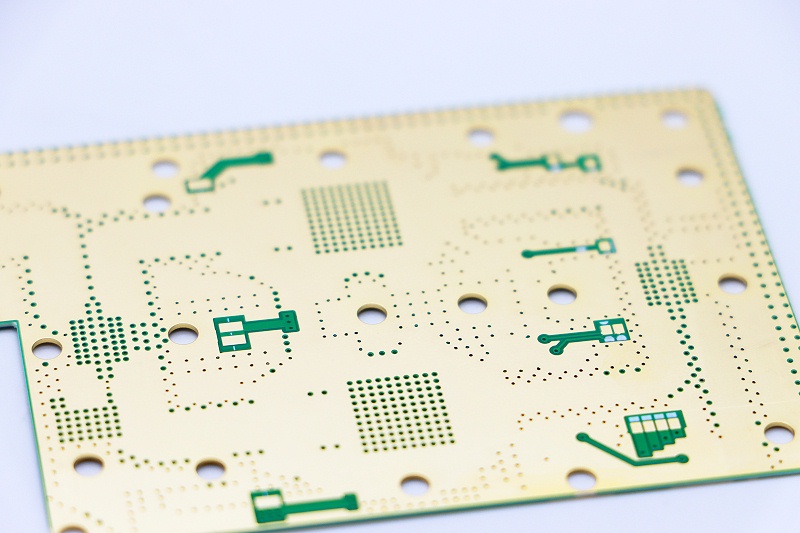 PCB sxemlərinin üstünlüklərini və mənfi cəhətlərini necə mühakimə etmək haqqında